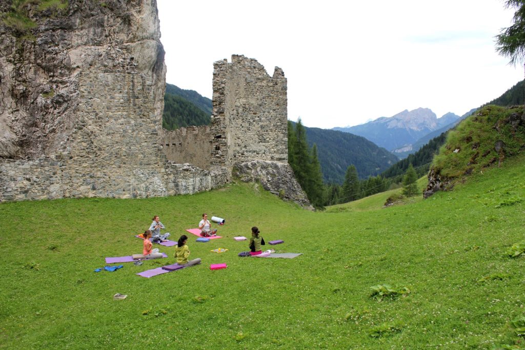 Maria Paula Medina Yoga tra le Dolomiti